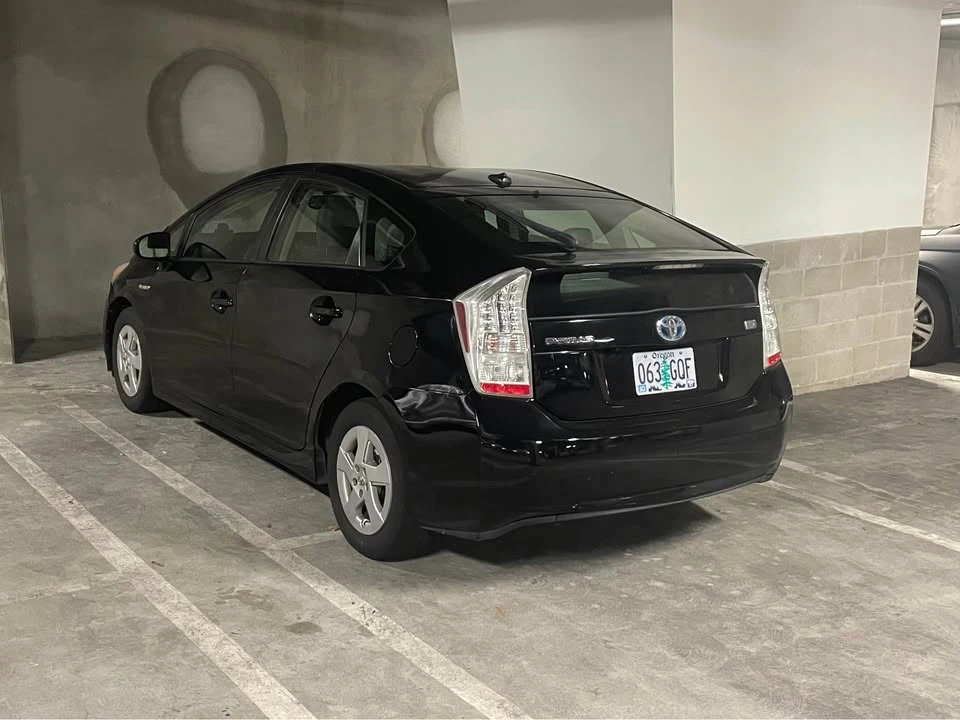 2010 Toyota Prius 3rd Gen - Image 5 of 13