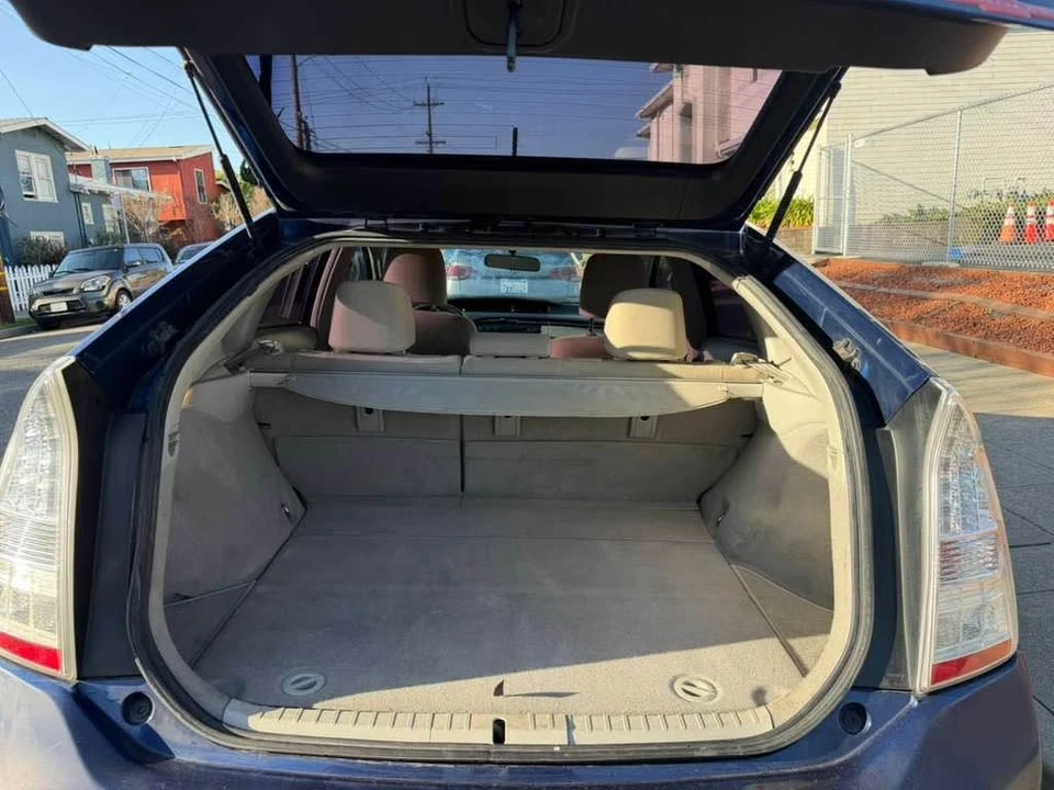 2010 Toyota Prius 3rd Gen - Image 9 of 9