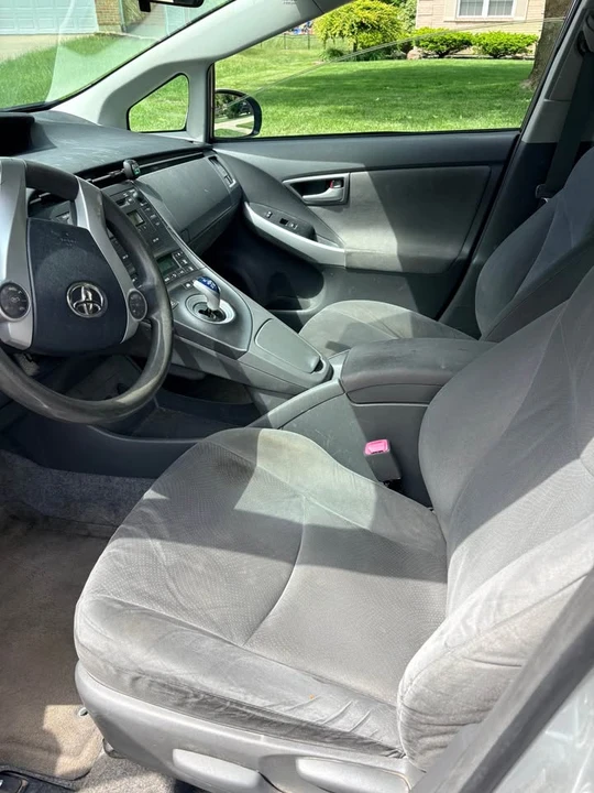 2010 Toyota Prius 3rd Gen - Image 3 of 7