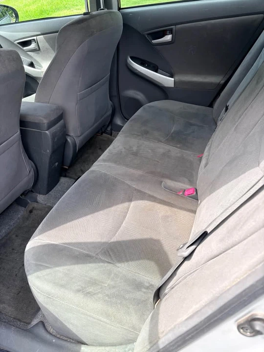 2010 Toyota Prius 3rd Gen - Image 4 of 7