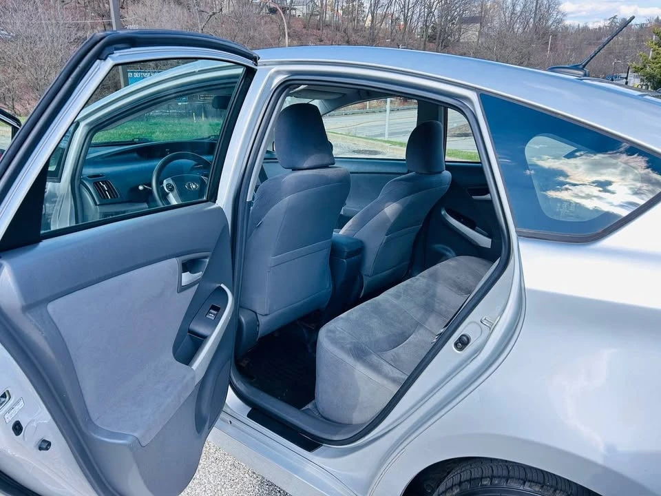 2010 Toyota Prius 3rd Gen - Image 11 of 11
