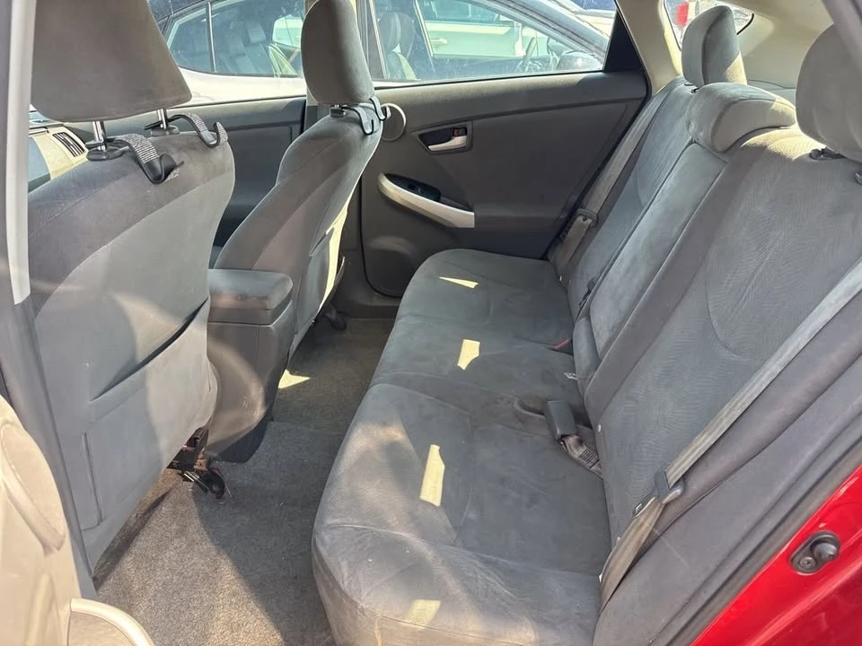 2010 Toyota Prius 3rd Gen - Image 6 of 9