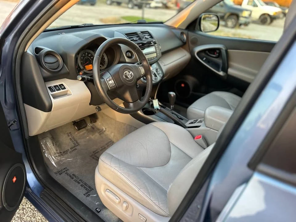 2010 Toyota RAV4 3rd Gen - Image 2 of 8