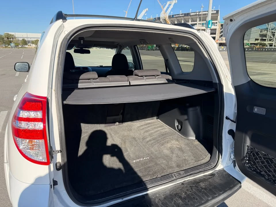 2010 Toyota RAV4 3rd Gen - Image 7 of 12
