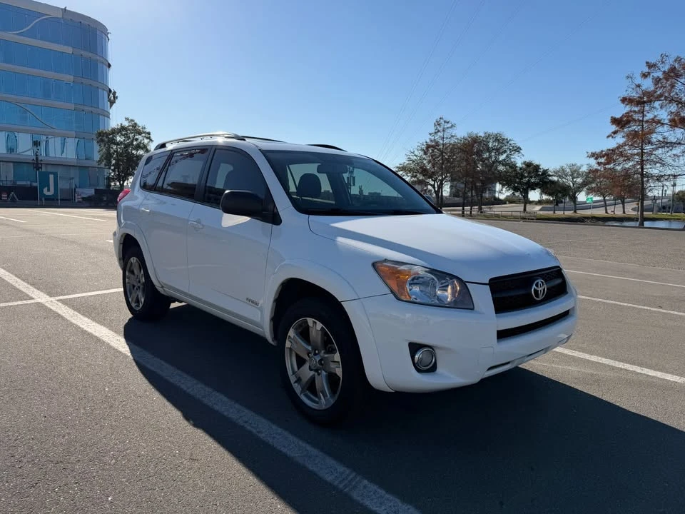 2010 Toyota RAV4 3rd Gen - Image 2 of 12