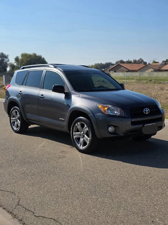 2010 Toyota RAV4 3rd Gen - Image 3 of 10