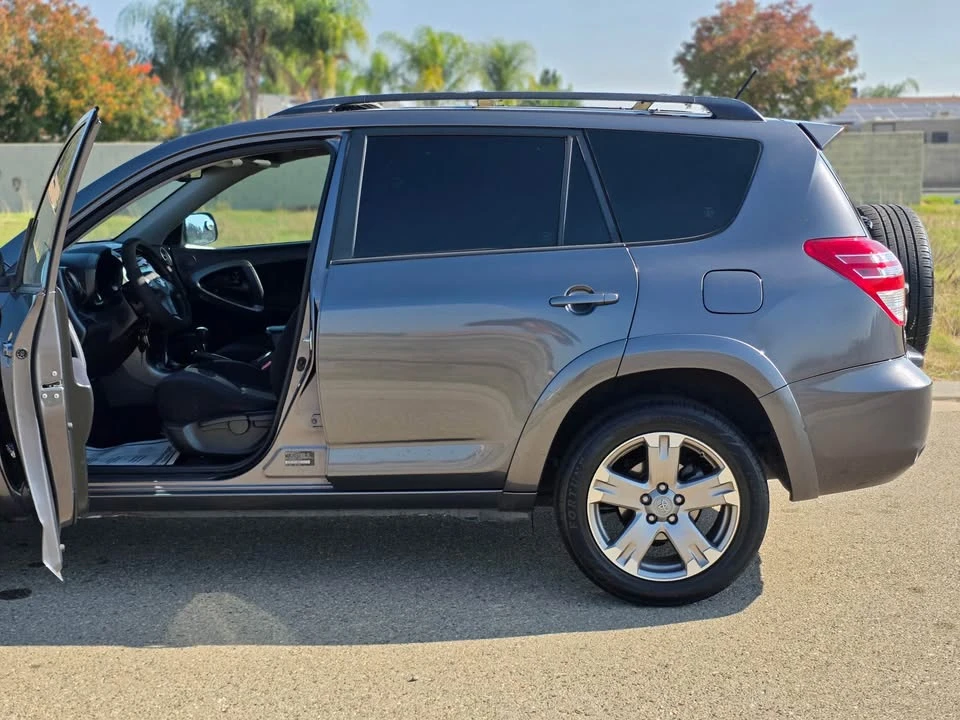 2010 Toyota RAV4 3rd Gen - Image 8 of 10