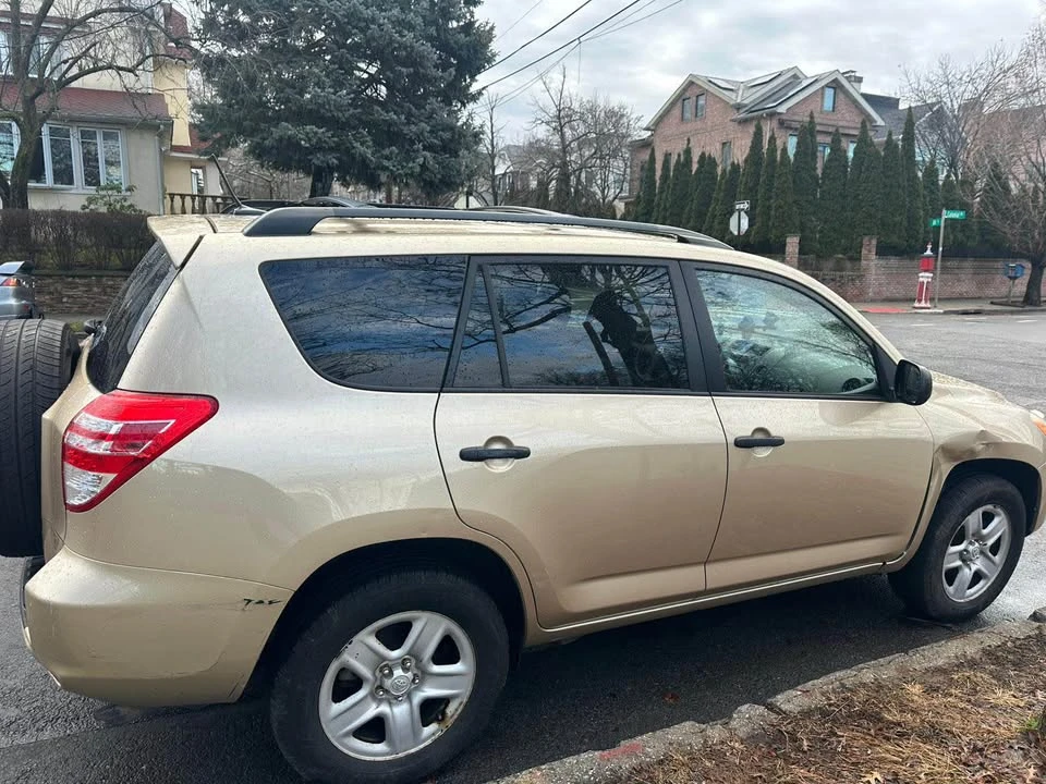 2010 Toyota RAV4 3rd Gen - Image 5 of 5