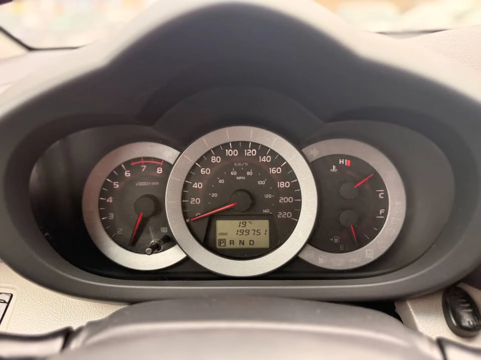 2010 Toyota RAV4 3rd Gen - Image 12 of 20