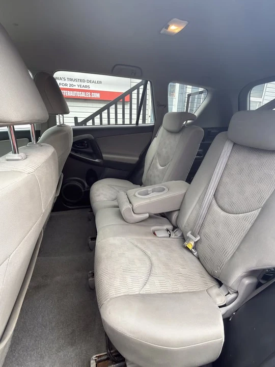 2010 Toyota RAV4 3rd Gen - Image 8 of 20