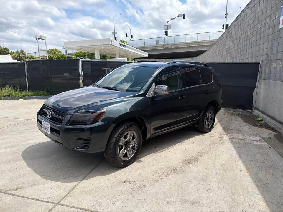 2010 Toyota RAV4 3rd Gen - Image 3 of 12