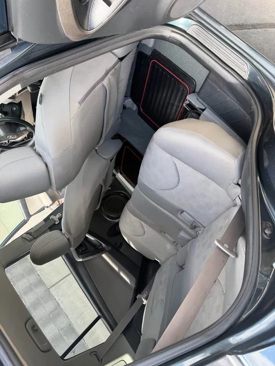 2010 Toyota RAV4 3rd Gen - Image 10 of 12
