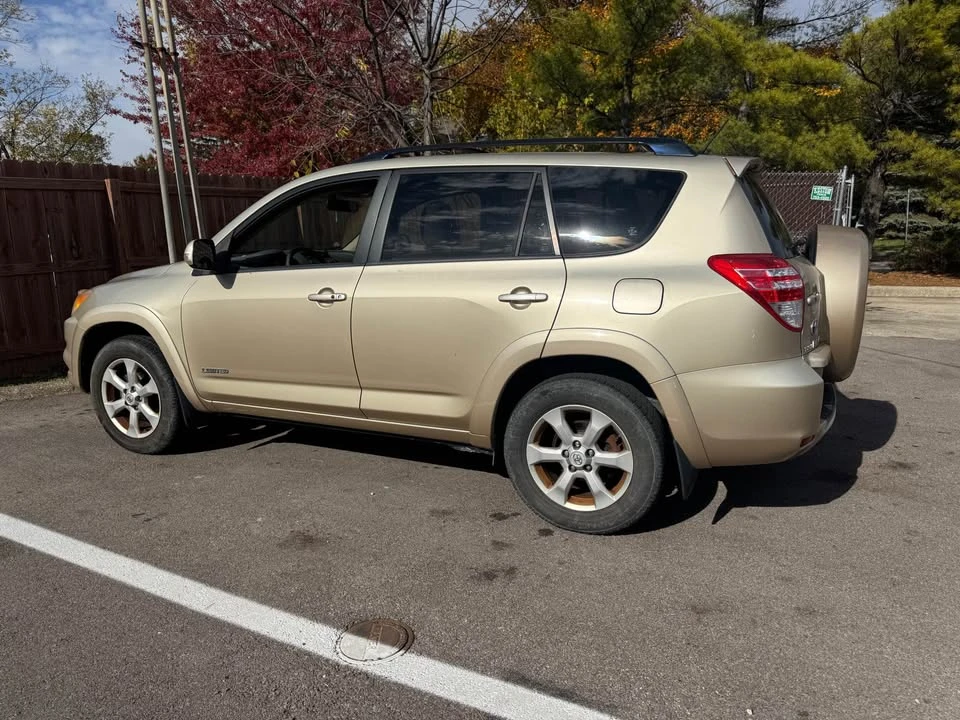 2010 Toyota RAV4 3rd Gen - Image 4 of 7