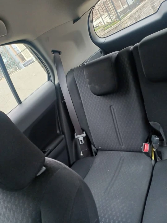 2010 Toyota Yaris - Image 5 of 7