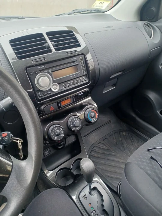 2010 Toyota Yaris - Image 3 of 7