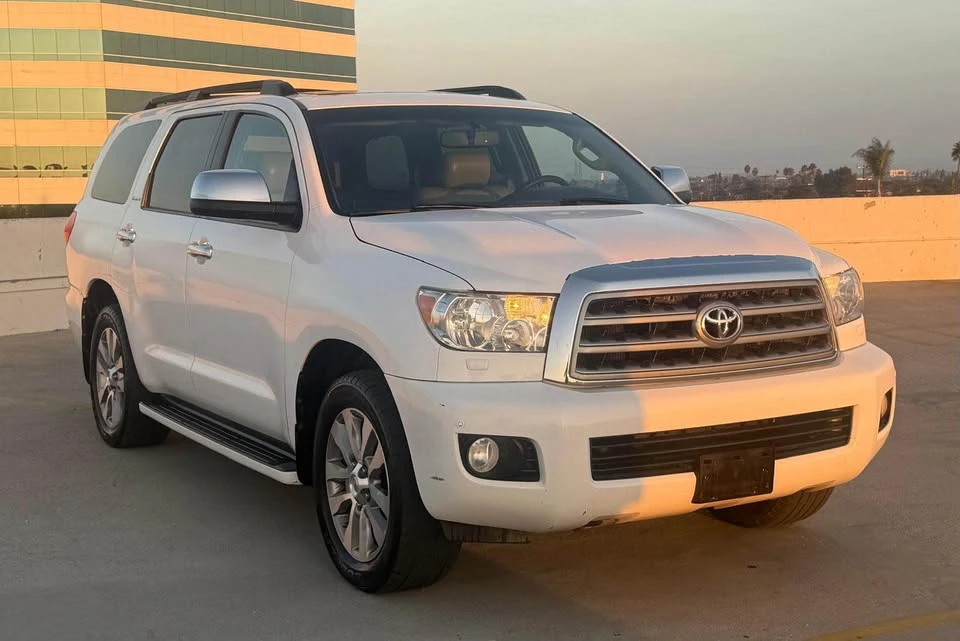 2010 Toyota Sequoia 2nd Gen - Image 2 of 20