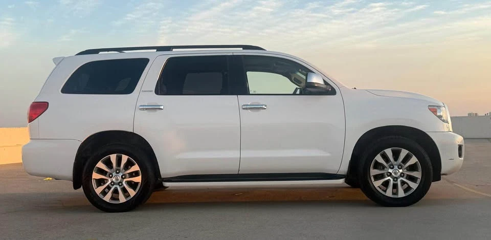 2010 Toyota Sequoia 2nd Gen - Image 7 of 20