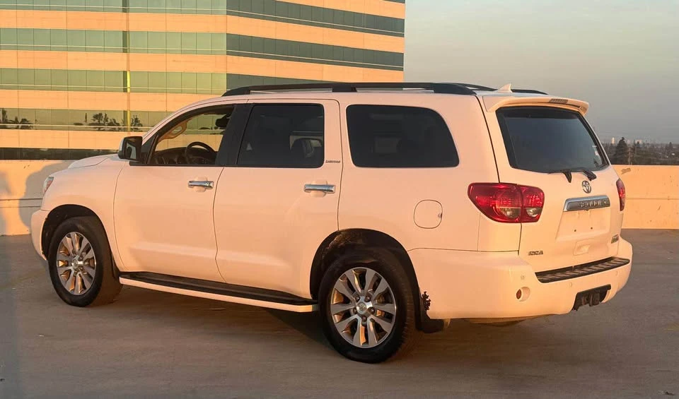 2010 Toyota Sequoia 2nd Gen - Image 6 of 20