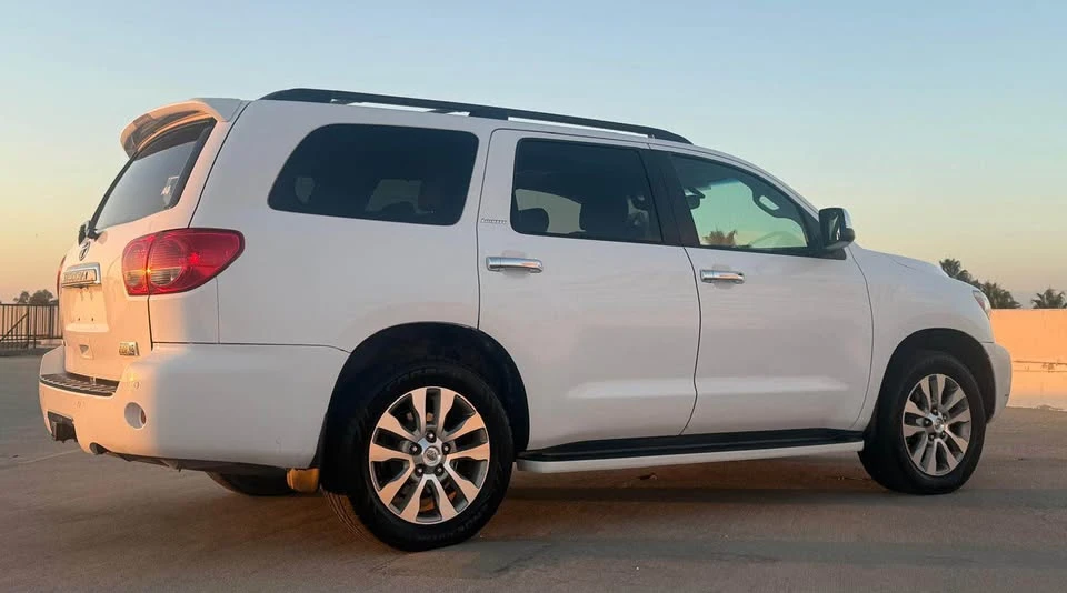 2010 Toyota Sequoia 2nd Gen - Image 10 of 20