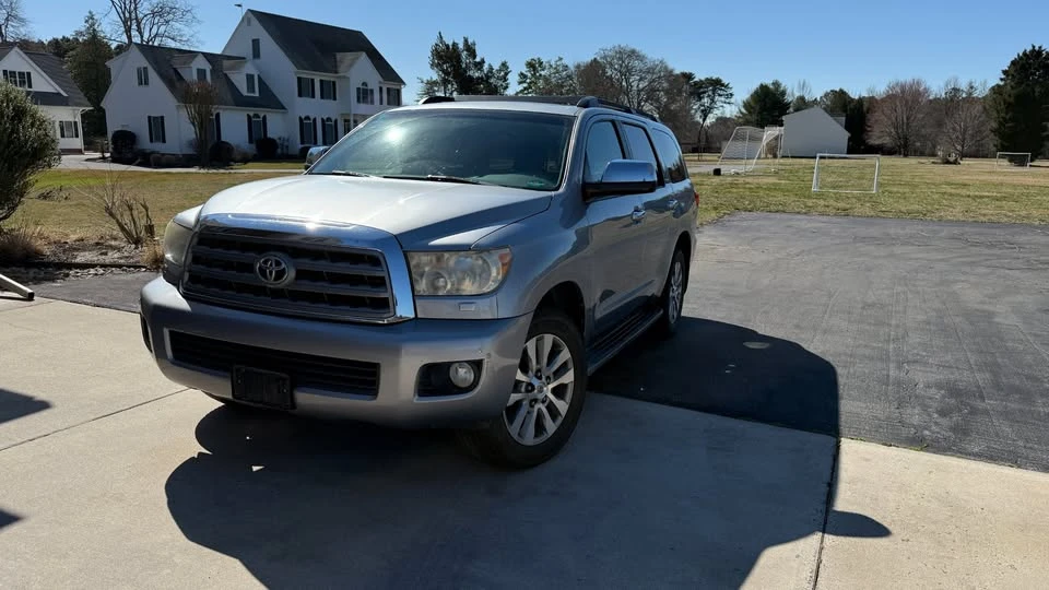 2010 Toyota Sequoia 2nd Gen - Image 2 of 15