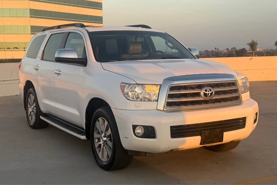 2010 Toyota Sequoia 2nd Gen - Image 2 of 18