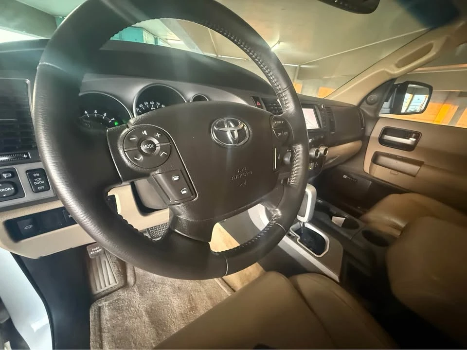 2010 Toyota Sequoia 2nd Gen - Image 17 of 18