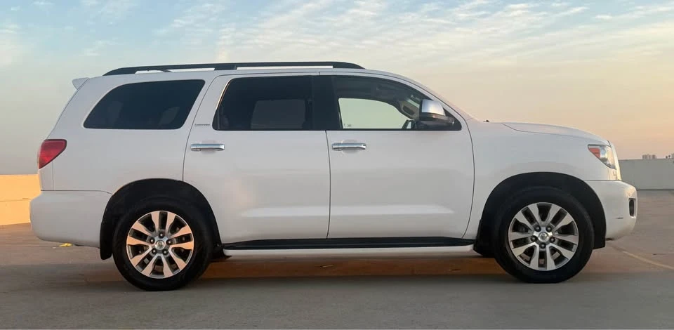 2010 Toyota Sequoia 2nd Gen - Image 4 of 18