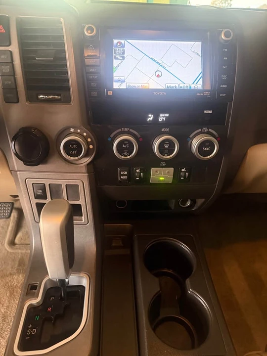 2010 Toyota Sequoia 2nd Gen - Image 15 of 18