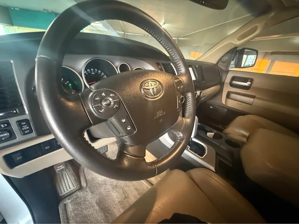 2010 Toyota Sequoia 2nd Gen - Image 14 of 18