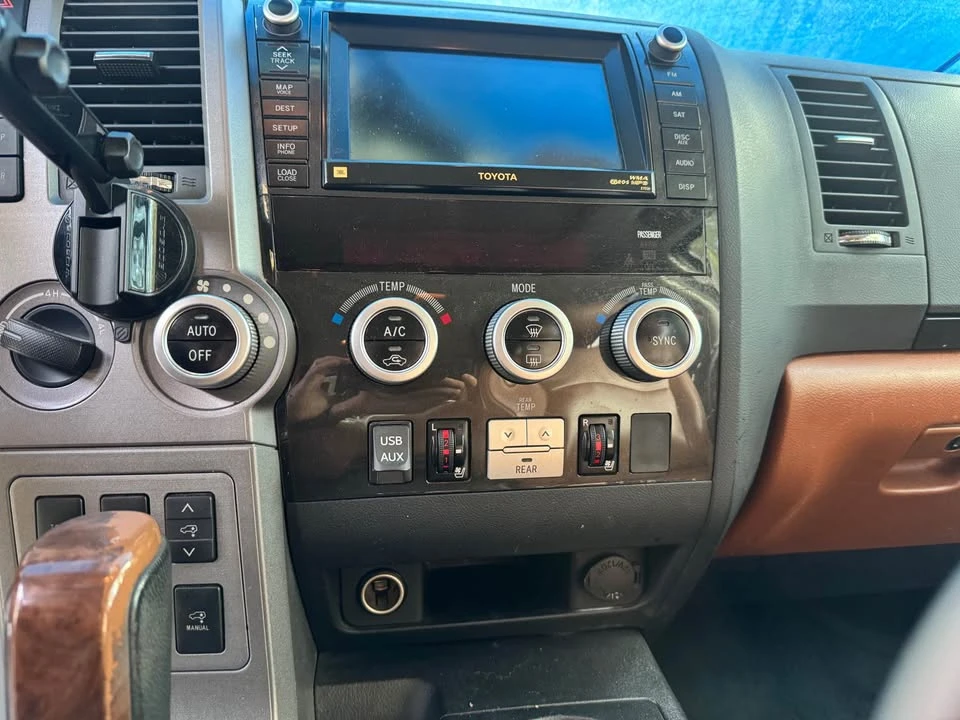 2010 Toyota Sequoia 2nd Gen - Image 15 of 20