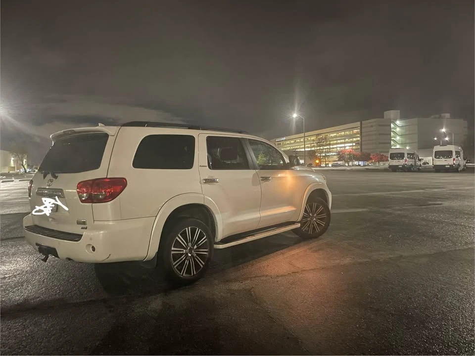 2010 Toyota Sequoia 2nd Gen - Image 2 of 20