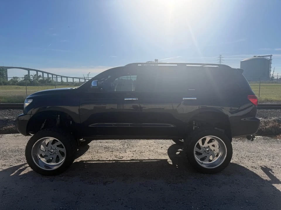 2010 Toyota Sequoia 2nd Gen - Image 3 of 9