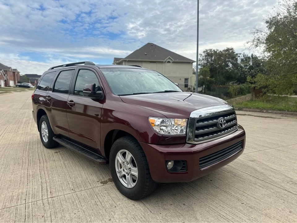 2010 Toyota Sequoia 2nd Gen - Image 2 of 12