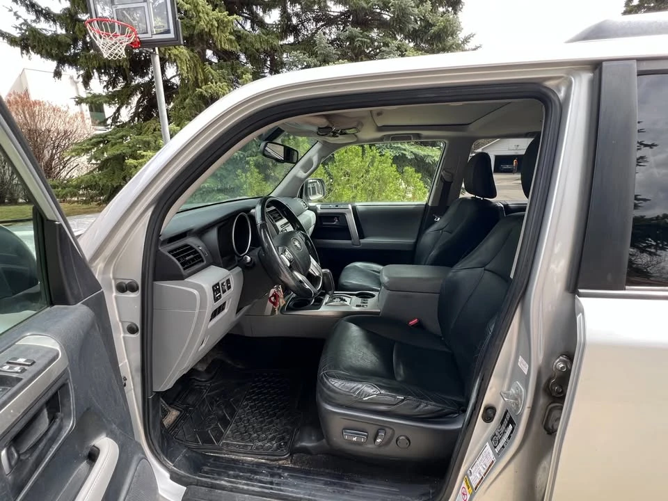 2010 Toyota 4Runner - Image 9 of 18