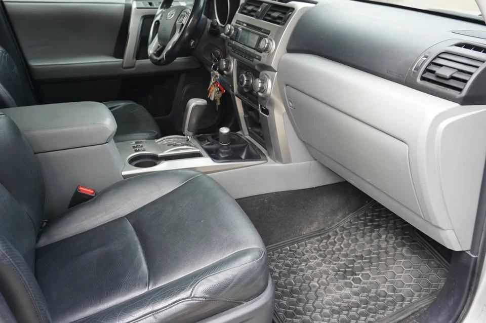 2010 Toyota 4Runner - Image 12 of 18