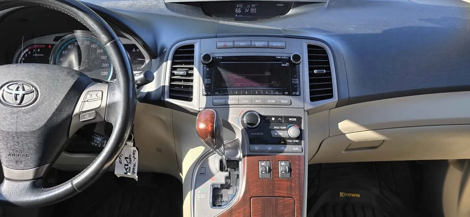 2010 Toyota Venza - Image 12 of 19