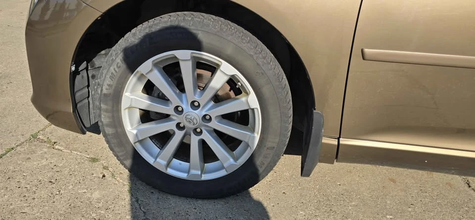 2010 Toyota Venza - Image 9 of 19