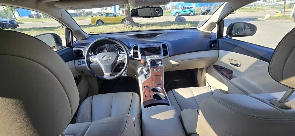 2010 Toyota Venza - Image 18 of 19
