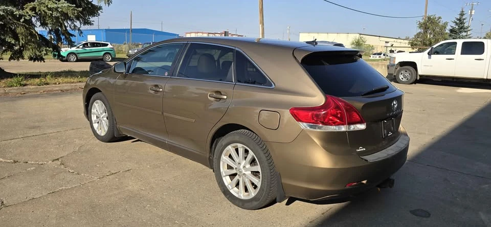 2010 Toyota Venza - Image 6 of 19