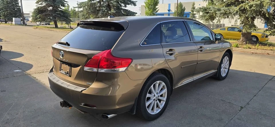 2010 Toyota Venza - Image 4 of 19