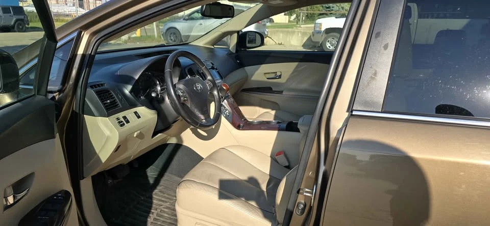 2010 Toyota Venza - Image 14 of 19