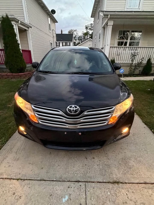 2010 Toyota Venza - Image 3 of 4