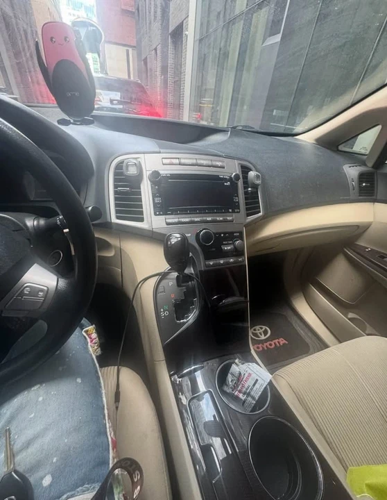 2010 Toyota Venza - Image 5 of 6