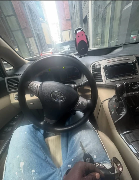 2010 Toyota Venza - Image 3 of 6