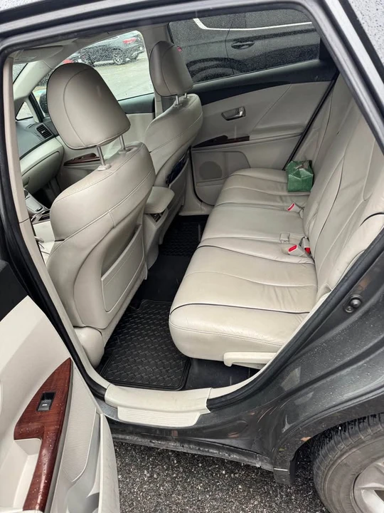 2010 Toyota Venza - Image 6 of 10