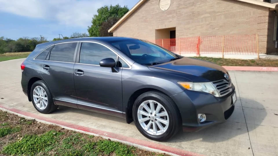 2010 Toyota Venza - Image 2 of 11