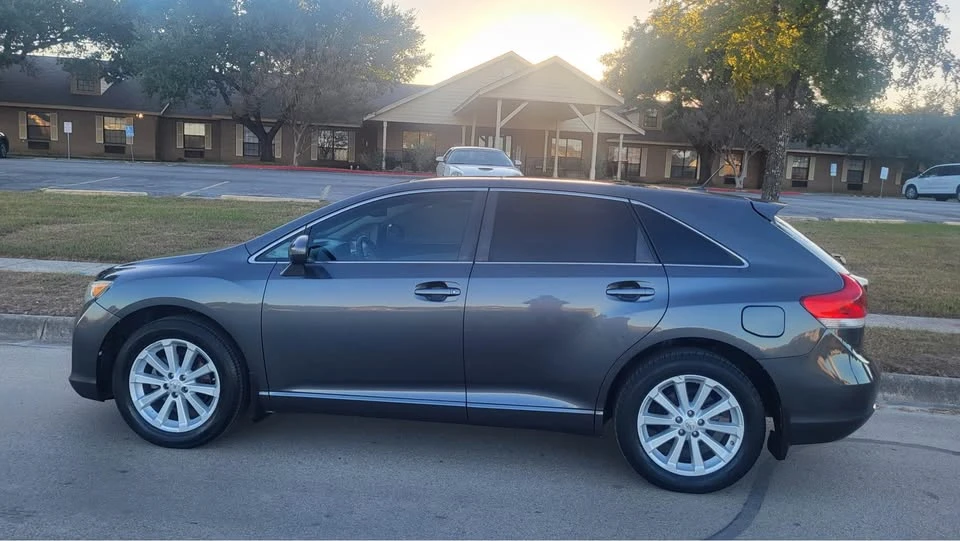 2010 Toyota Venza - Image 3 of 11