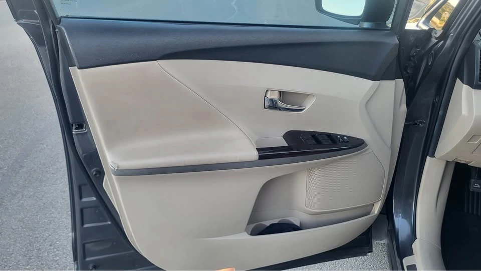 2010 Toyota Venza - Image 10 of 11