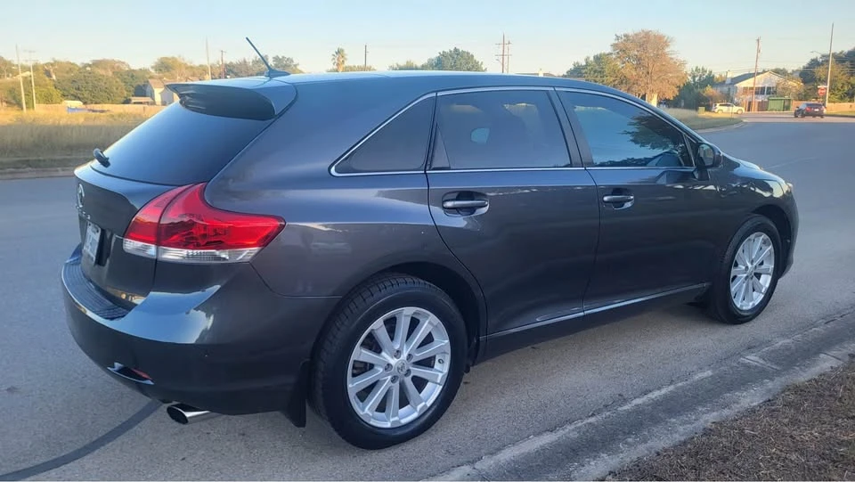 2010 Toyota Venza - Image 5 of 11