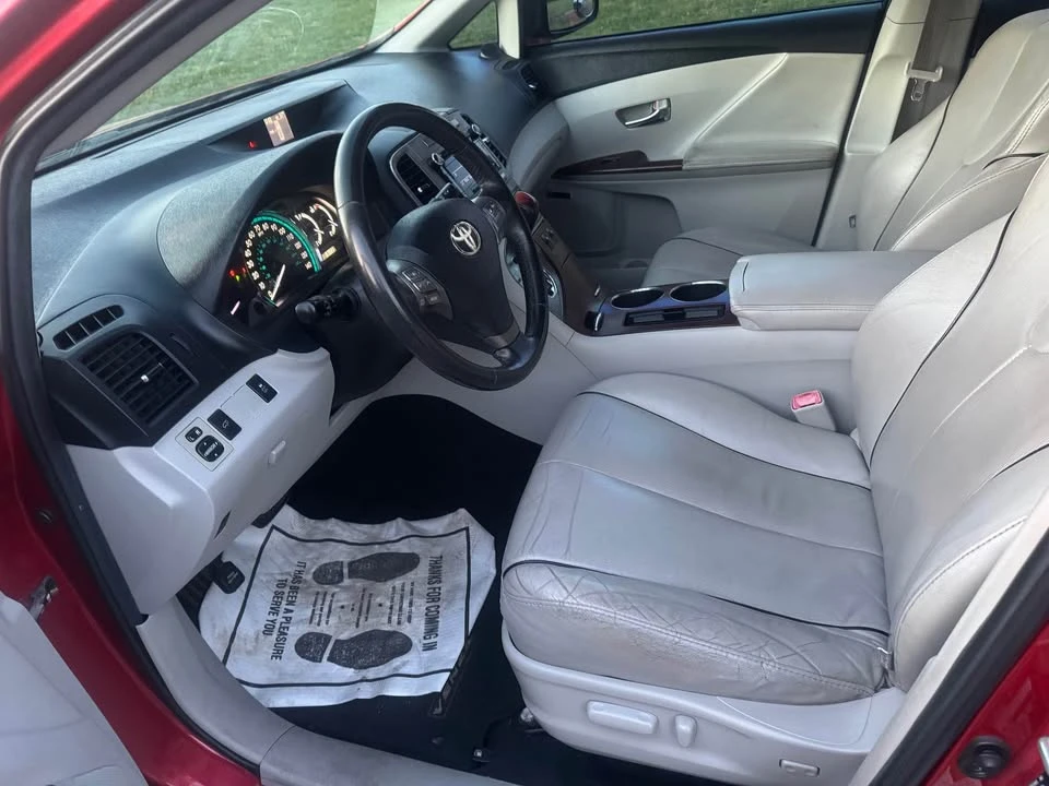 2010 Toyota Venza - Image 6 of 11
